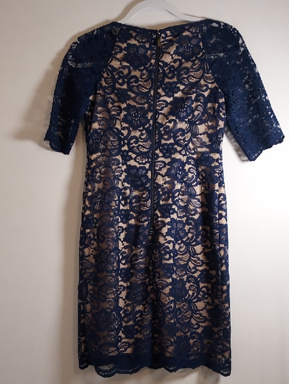 Vince Camuto Sheath Dress - Picture 4 of 8